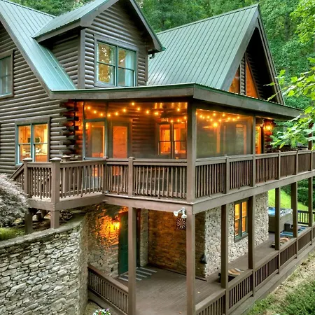 Blueberry Hill - Relax In The Hot Tub Or Roast Marshmallows By The Firepit